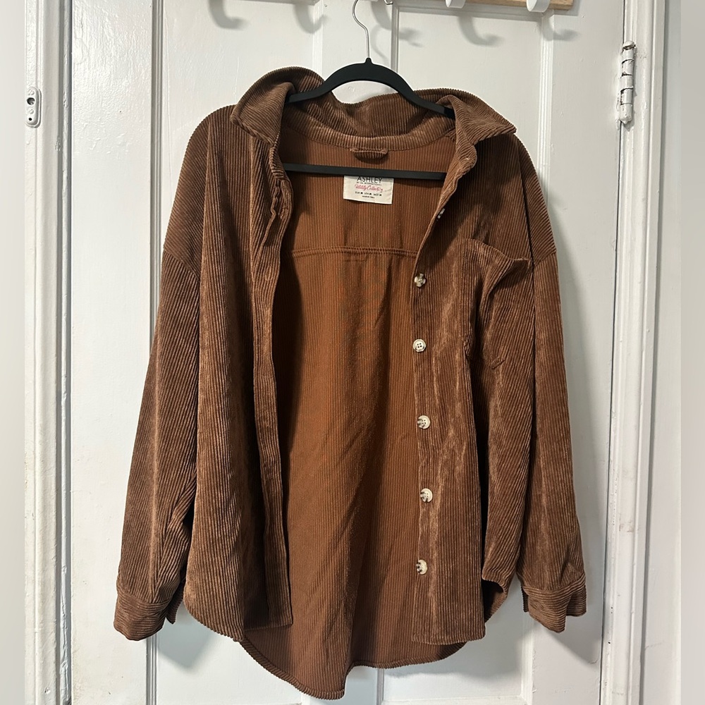 Long Sleeve Button Up Shirt Collared Single Pocket size M